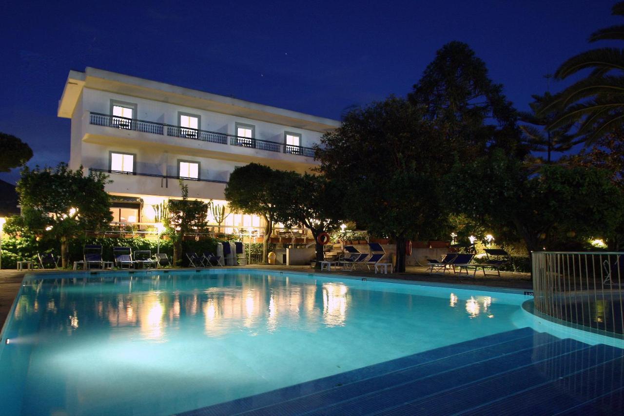 Hotel Alpha Sant'Agnello Εξωτερικό φωτογραφία